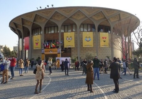 Fadjr International Theatre Festival Iran – Hinfahren oder protestierend wegbleiben? Jörg Karrenbauer von Rimini Protokoll war mit 