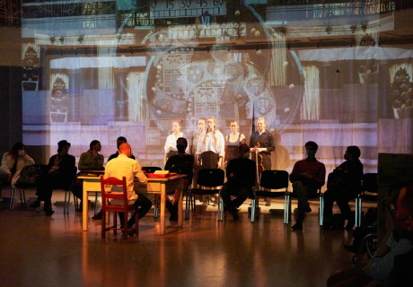 The more it comes the more it goes – Theater Nestroyhof Hamakom, Wien – David Maayan und Ensemble sammeln die losen Fäden der jüdischen Geschichte Wiens