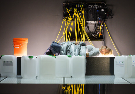 Ein wenig Licht. Und diese Ruhe – Schauspiel Hannover – Lena Braschs Uraufführung des neuen Stücks von Sibylle Berg