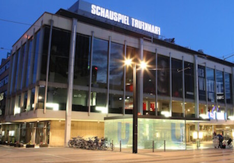 nachtkritikstream – Diskussion um die Zukunft der Bühnen Frankfurt