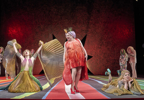 Die gefesselte Phantasie – Burgtheater Wien – Herbert Fritsch fährt hochtourig durch Ferdinand Raimunds Zauberspiel