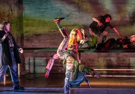 Dantons Tod – Theater Heidelberg – Stephan Kimmig macht aus Büchners Revolutions-Drama Passionsspiele mit Horror- und Komödienelementen