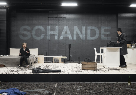 Schande – Thalia Theater Hamburg – Mattias Andersson adaptiert Ingmar Bergmans Filmklassiker für die Gegenwart