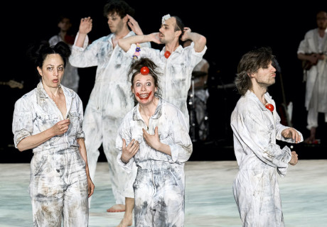 All about me. Kein Leben nach mir – Vorarlberger Landestheater – Martin Grubers aktionstheater ensemble feiert sein 35-jähriges Jubiläum