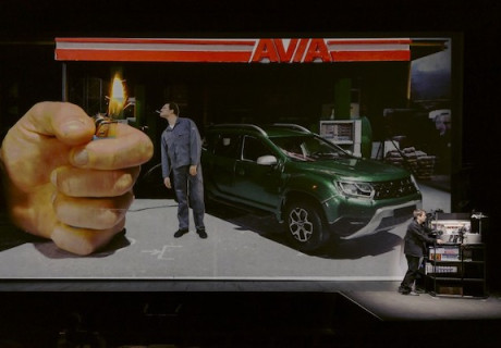 Alles, was der Fall ist – Burgtheater Wien –  Dead Centre folgen mit Shakespeare und Wittgenstein der Spur des Bösen