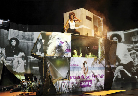 Alles ist wahr – Theater Oberhausen – Autor Dominik Busch und Regisseurin Babett Grube bringen das Leben der deutsch-amerikanischen Agentin Marita Lorenz auf die Bühne