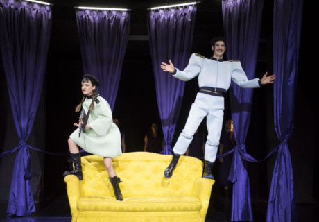 Auf dem Rasen – Theater Osnabrück – Hakim Bahs grelles Stück über den Massenmord an Demonstranten in Guinea 2009