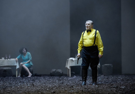 Auslöschung. Ein Zerfall – Deutsches Theater Berlin – Karin Henkel inszeniert den bestürzend gut gealterten Text von Thomas Bernhard