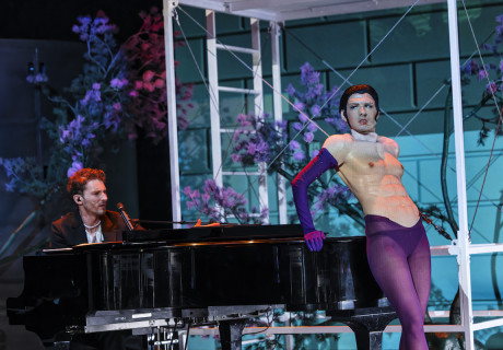 Bad Kingdom – Schaubühne Berlin – Falk Richter zelebriert einen Abgesang auf die Figur des politischen Künstlers