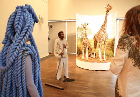 The Beat Goes On – Theater Bremen – Schorsch Kamerun betreibt zum Jubiläum des Theaters Heimatkunde in der Hansestadt