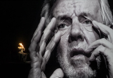 Samuel Beckett / Tino Sehgal – Mit Einaktern von Beckett in der Regie des Beckett-Getreuen Walter Asmus und älteren Performances von Tino Sehgal eröffnet die Volksbühne Berlin am Rosa-Luxemburg-Platz