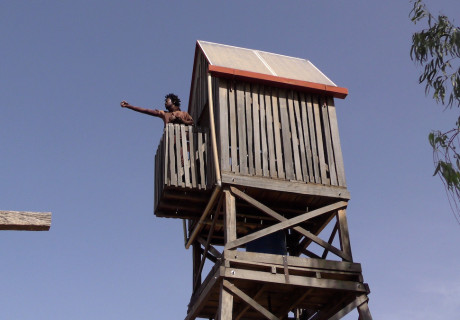 (Broken) Bridges – Kampnagel Hamburg – Das Kollektiv Hajusom kehrt nach einer existenziellen Krise auf die Bühne zurück