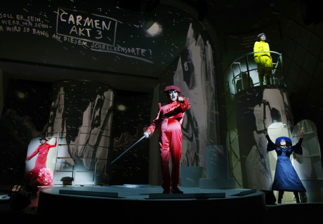 Carmen – Maxim Gorki Theater Berlin – Regisseur Christian Weise schafft eine ganz eigene Carmen-Anti-Opern-Version