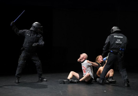 Crowd Control – Sophiensaele Berlin – In 