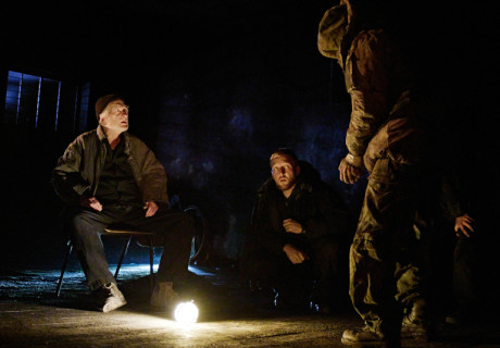 Der Wij – Thalia Theater Hamburg – Kirill Serebrennikov erzählt von den Gräueln des Krieges mit einem düsteren phantastischen Stoff von Gogol