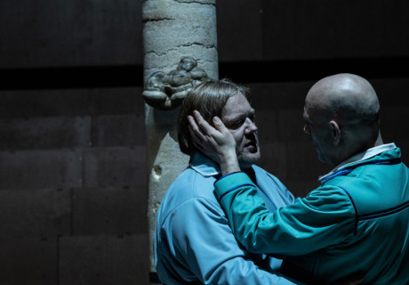 Der Entrepreneur – Residenztheater München – Kevin Rittberger ruft zur ökologischen Wende auf und Regisseurin Nora Schlocker entwirft dafür eine Pilz-Landschaft