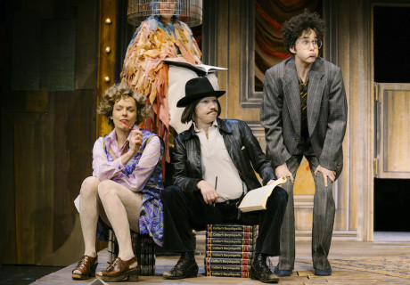 Der Raub der Sabinerinnen – Burgtheater Wien – Svenja Viola Bungarten und Anita Vulesica mit einer Überschreibung des Komödien-Klassikers