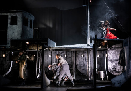 Der blinde Passagier – Düsseldorfer Schauspielhaus – Laura Linnenbaum inszeniert Maria Lazars spät entdecktes Stück über die Moral einer Boots-Crew