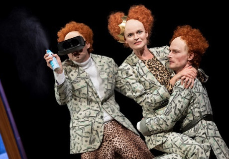 Die Benennung der Tiere – Neues Theater Halle – Ronny Jakubaschks Uraufführung von Leon Englers Stück balanciert geschickt zwischen Ironie, Satire und tieferer Bedeutung