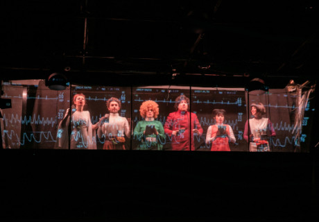 Die Mitwisser – Felicitas Braun bringt Philipp Löhle Netzweltkomödie zur österreichischen Erstaufführung am Schauspiel Graz