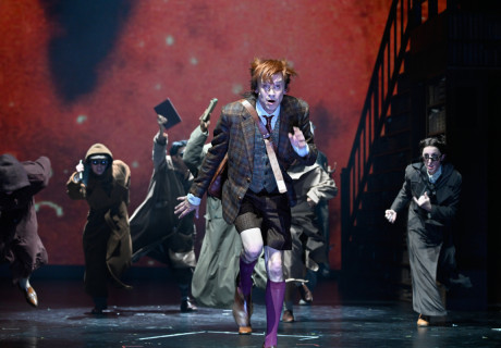 Die Stadt der Träumenden Bücher – Deutsches Schauspielhaus Hamburg – Viktor Bodo feiert mit Walter Moers' Märchenstoff die Kraft der Fantasie