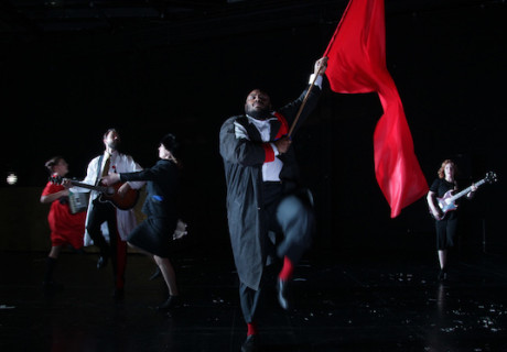 Love You, Dragonfly – Armin Petras startet als Hausregisseur am Theater Bremen mit einem Stück seines alters ego Fritz Kater