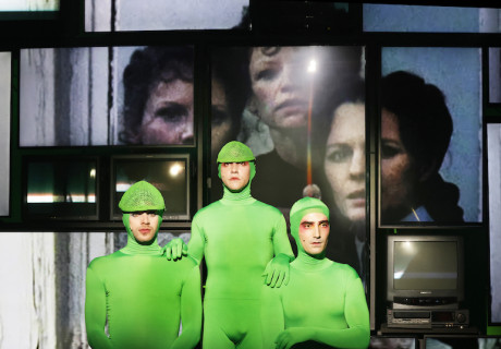 Drei Schwestern – Maxim Gorki Theater Berlin – Christian Weise inszeniert Rückblick auf Langhoff-Inszenierung von 1979