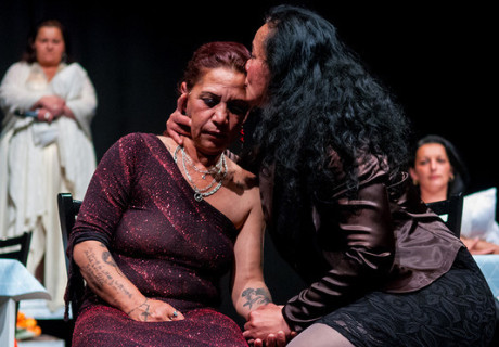 Theaterbrief aus Ungarn – Die 4. Ausgabe des Budapester Indenpendent-Showcase Dunapart zeigt die widersprüchliche ungarische Gegenwart 