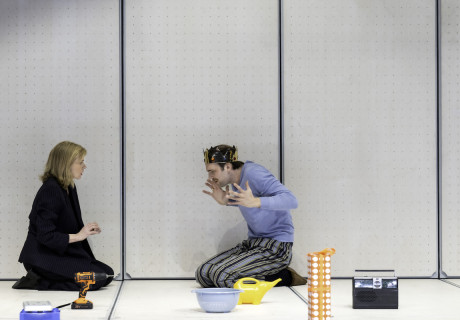 Egal und Ellen Babić – Akademietheater Wien – Thomas Jonigk zeigt zwei raffinierte Konversationsstücke von Marius von Mayenburg 