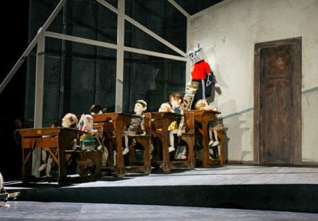 Eine Jugend in Deutschland – Münchner Kammerspiele – Jan-Christoph Gockel inszeniert ein wildes Ernst-Toller-Bioplay als Appell an die Gegenwart