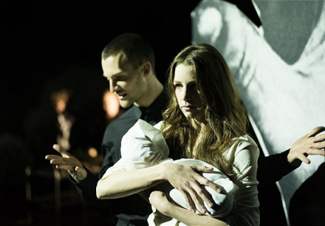 Einsame Menschen – Volkstheater Wien – Jan Friedrich und Kay Voges inszenieren Gerhart Hauptmann