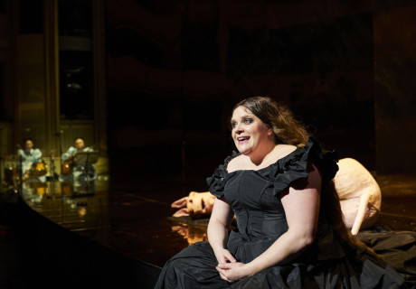 Elisabeth! – Burgtheater Wien – Stefanie Reinsperger stürzt sich mit einem Monolog von Mareike Fallwickl in die Biographie der Kaiserin Sisi und die Geschichte der Frauen