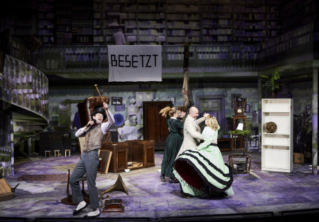 Eliza – Staatstheater Nürnberg – Jan Philipp Gloger verabschiedet sich als Schauspieldirektor mit einem Abend frei nach George Bernard Shaw