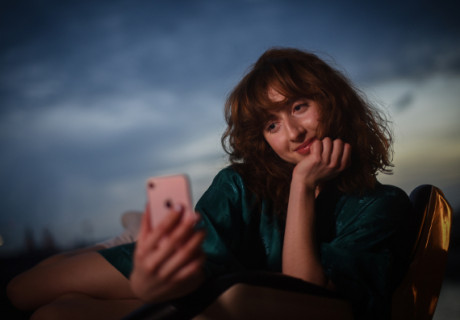 Fräulein Else / Cecils Briefwechsel – Nationaltheater Mannheim – Zwei Inszenierungen experimentieren auf der Basis von Texten von Arthur Schnitzler und Necati Öziri mit  analogen und digitalen Post-Theaterformen