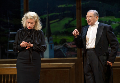 Die Empörten – Salzburger Festspiele – Burkhard C. Kosminski gibt Theresia Walsers 