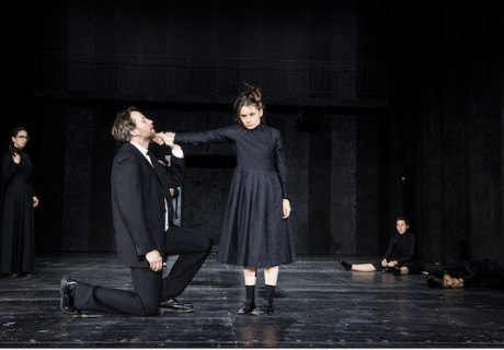 Fanny und Alexander – Düsseldorfer Schauspielhaus – Stephan Kimmig adaptiert Ingmar Bergmans abgründiges Familien- und Epochengemälde