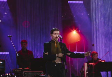 Festzug – Wiener Festwochen – Zum 70. Jubiläum schenkt sich das Festival ein Konzert und einen von Florentina Holzinger choreographierten Festzug zur Musik von Soap&Skin