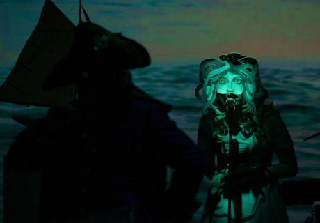 Das Floß der Medusa – Schauspielhaus Salzburg – Susi Weber verlegt Franzobels Roman über den epochalen Schiffbruch der Medusa und seinen politischen Zündstoff ins Museum