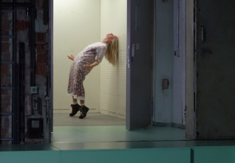 Frau Schmidt fährt über die Oder – Münchner Kammerspiele – Anne Habermehl bringt ihr neues Stück selbst zur Uraufführung