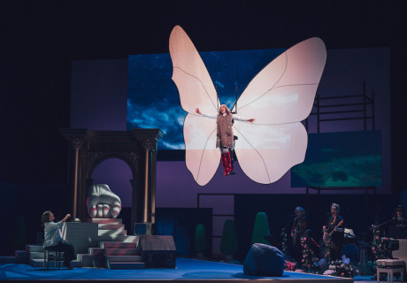 Die Freiheit einer Frau – Deutsches Schauspielhaus Hamburg – Falk Richter adaptiert Édouard Louis‘ Prosatext für die Bühne