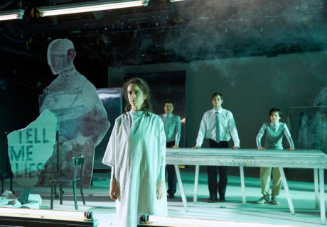 Die Friedensstifterin – Staatstheater Kassel – Josua Rösing inszeniert Avishai Milsteins neues Stück 