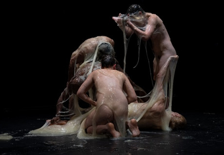 Gootopia – Tanzquartier Wien – Doris Uhlich kittet unser Leben