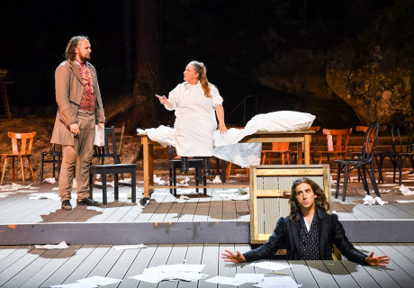 Hoppelpoppel oder Jean Pauls Zauberland – Luisenburg-Festspiele Wunsiedel – In seinem Auftragswerk verleiht der Autor Franzobel dem berühmten Wunsiedler Schriftsteller Jean Paul eine teuflische Doppelexistenz