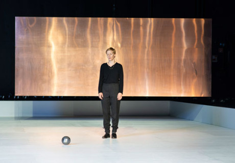 Hamlet – Schauspielhaus Bochum – Johan Simons inszeniert das, was zählt, und Sandra Hüller spielt