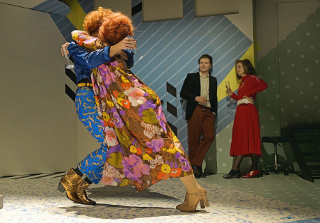 Hannah und ihre Schwestern – Staatstheater Mainz – Christian Brey mit einem Woody-Allen-Klassiker im 80er-Look