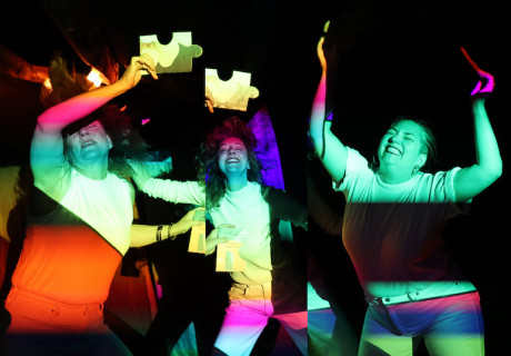 High – HAU Berlin – She She Pop suchen den kollektiven Rausch