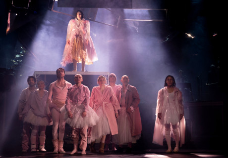 Hope – Thalia Theater Hamburg – Guy Weizman lässt eine Tanztruppe über mehr als das Theater streiten