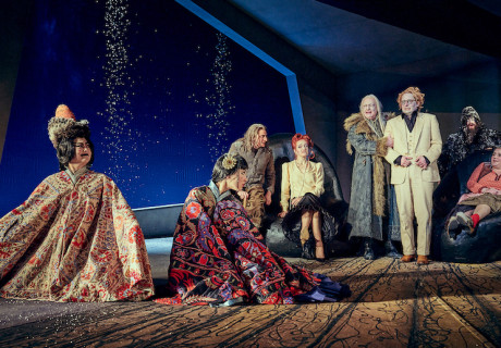 Die Jagdgesellschaft – Deutsches Schauspielhaus Hamburg – Herbert Fritsch inszeniert Endzeitparabel des Parade-Zynikers Thomas Bernhard