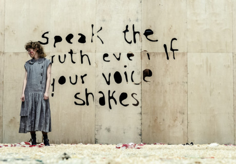 Theaterbrief aus Polen – Nach dem Ende der PiS-Regierung setzen die Theater auf versöhnliche Klassiker 