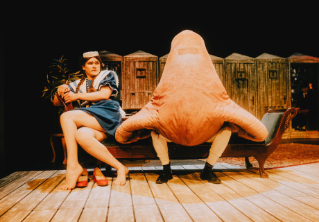 Das letzte Bier / Kafkas Erzählungen – Theater Bamberg – Eröffnung der Intendanz John von Düffel mit Poetisch-Absurdem von Jaroslav Rudiš und Franz Kafka